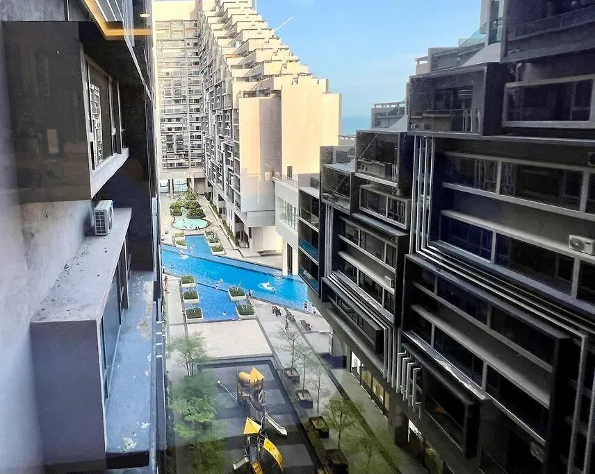Melaka Town {Imperio Studio} Pool-View/4Pax/Bathub Apartment