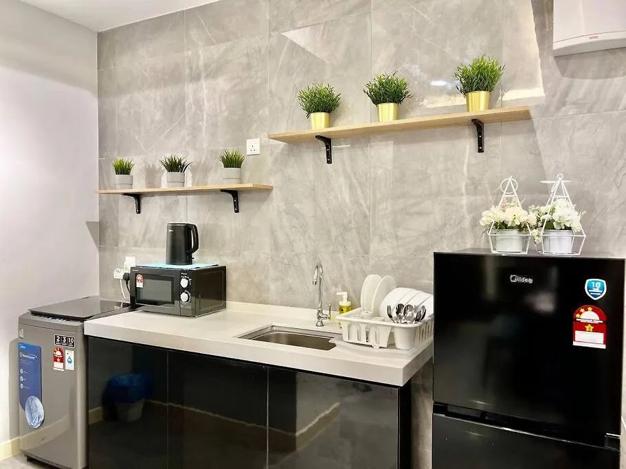 Melaka Town {Imperio Studio} Pool-View/4Pax/Bathub Apartment